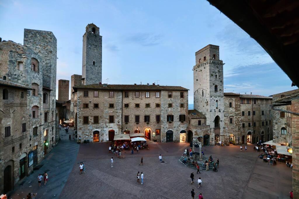 Lovely 2 Bedroom In San Gimignano Historic Center Buitenkant foto