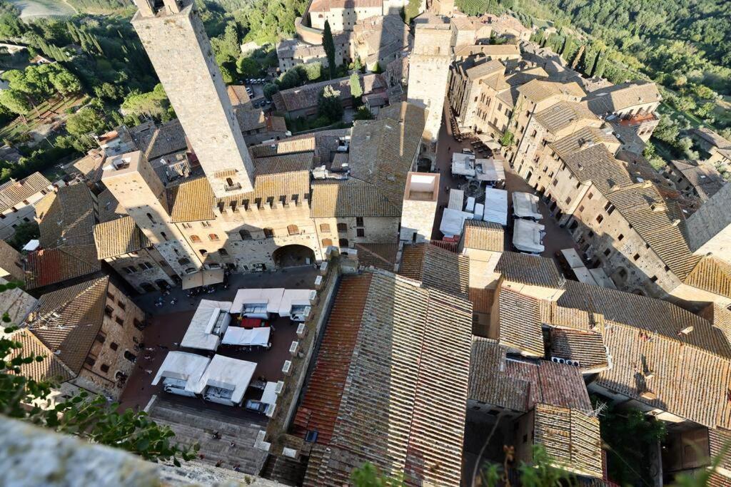 Lovely 2 Bedroom In San Gimignano Historic Center Buitenkant foto