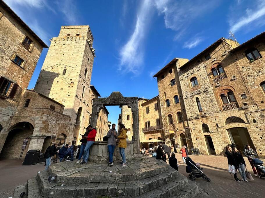 Lovely 2 Bedroom In San Gimignano Historic Center Buitenkant foto