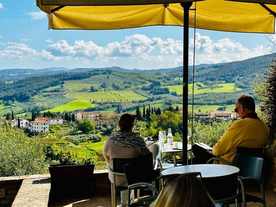Lovely 2 Bedroom In San Gimignano Historic Center Buitenkant foto