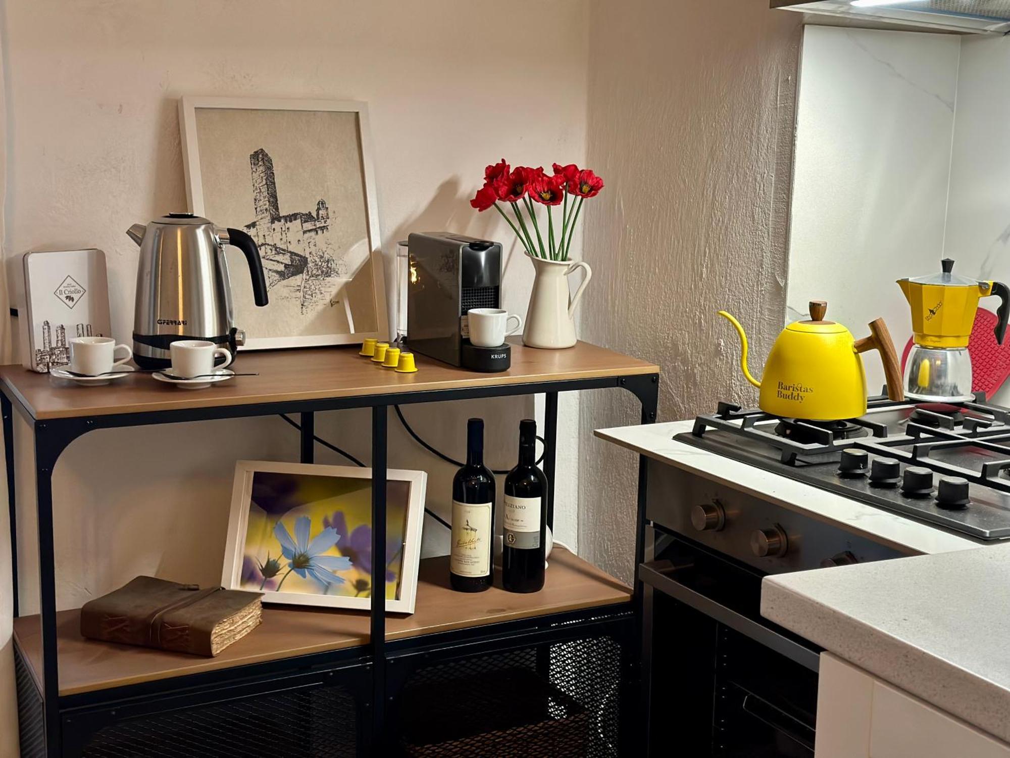 Lovely 2 Bedroom In San Gimignano Historic Center Buitenkant foto