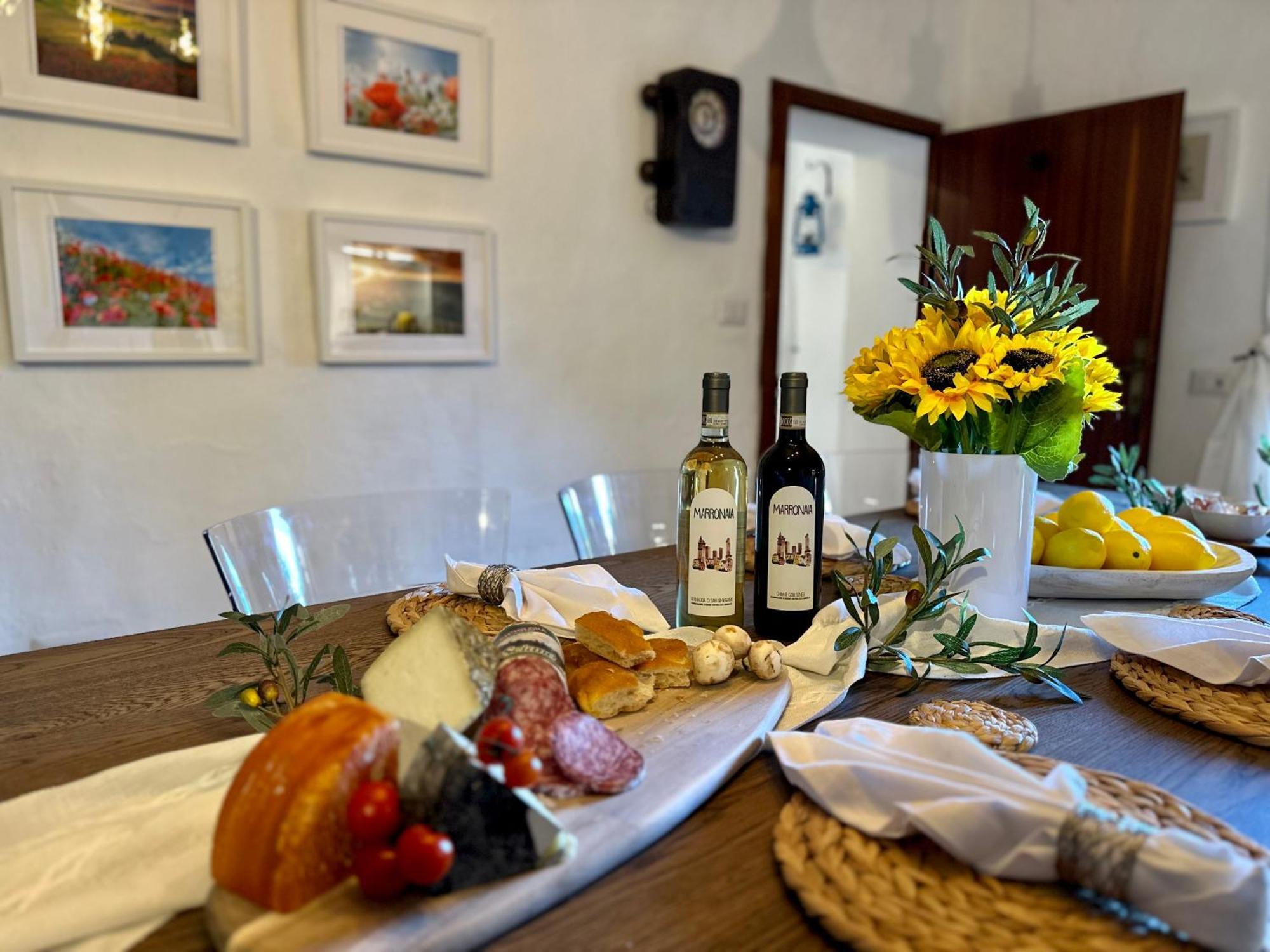 Lovely 2 Bedroom In San Gimignano Historic Center Buitenkant foto