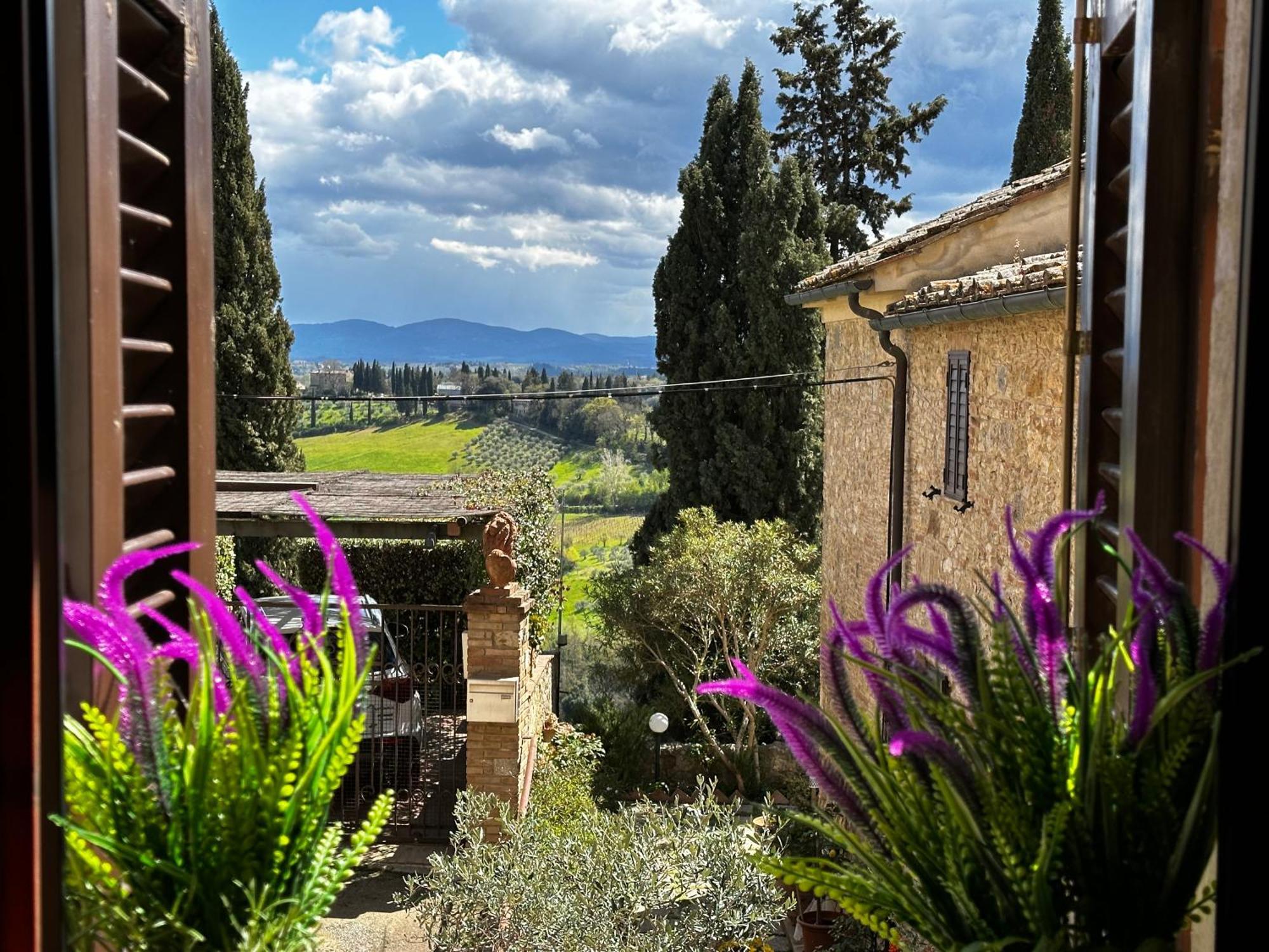 Lovely 2 Bedroom In San Gimignano Historic Center Buitenkant foto